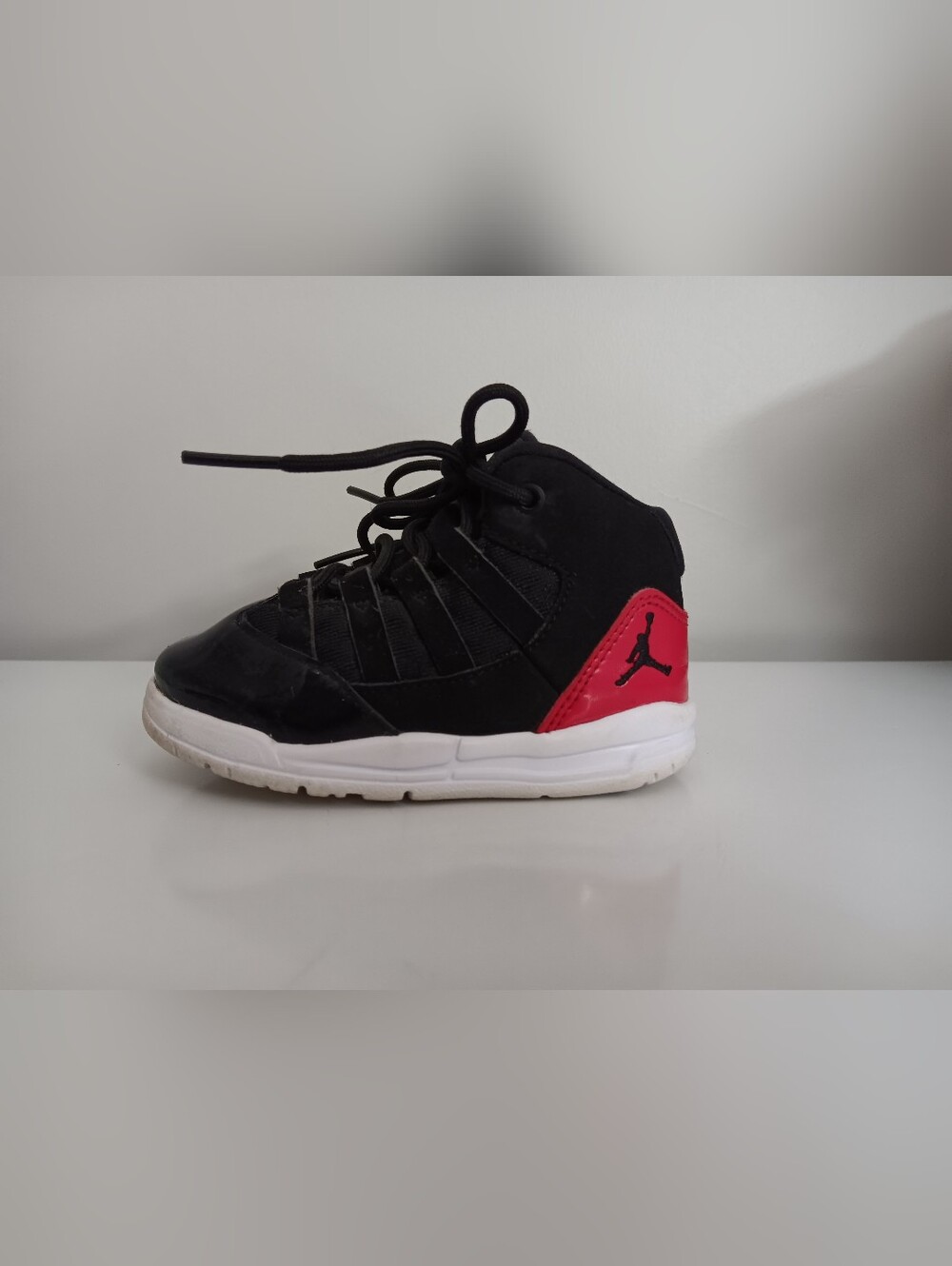 Jordan Kids Red & Black Sneakers - Picture 4 of 4